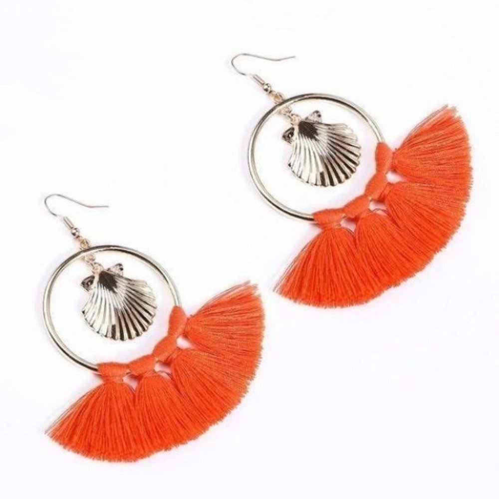 NWT fashion  gold hoop earrings